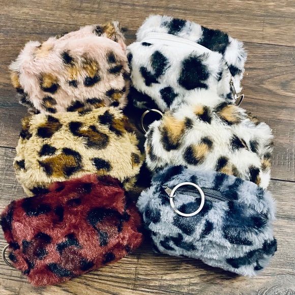 Cute faux fur animal print coin purse - Picture 4 of 6